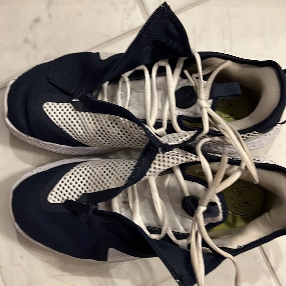MENS NIKE PAUL GEORGE SNEAKER - Picture 4 of 6